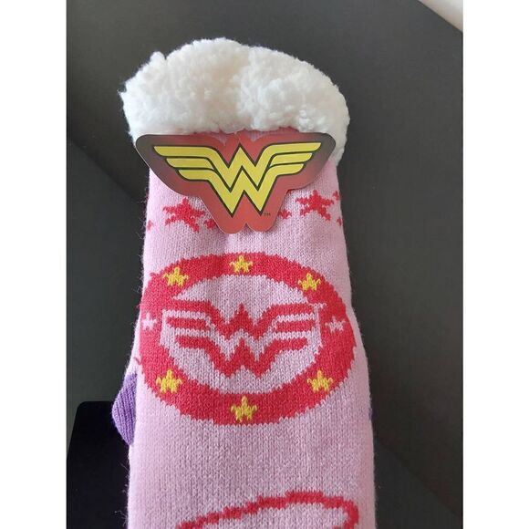 Wonder Woman Sherpa lined socks New/One size - Picture 2 of 5